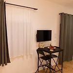Alojamento de Acomodação e Pequeno-almoço Centro Storico & 4*