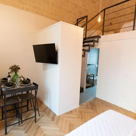 Centro Storico & B&B 4*