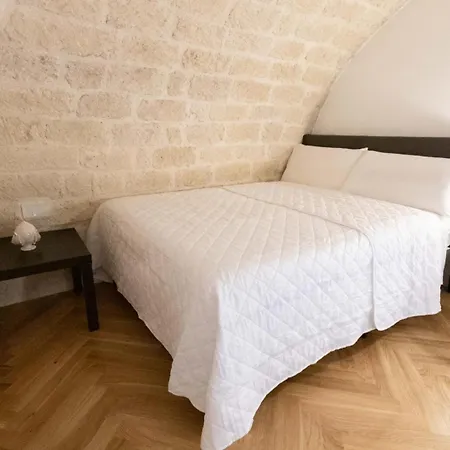 Centro Storico & B&B 만프레도니아