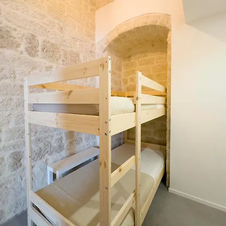 Centro Storico & B&B 만프레도니아