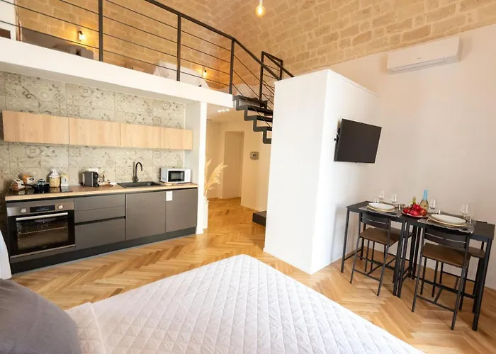 Centro Storico & Couette-café 4*