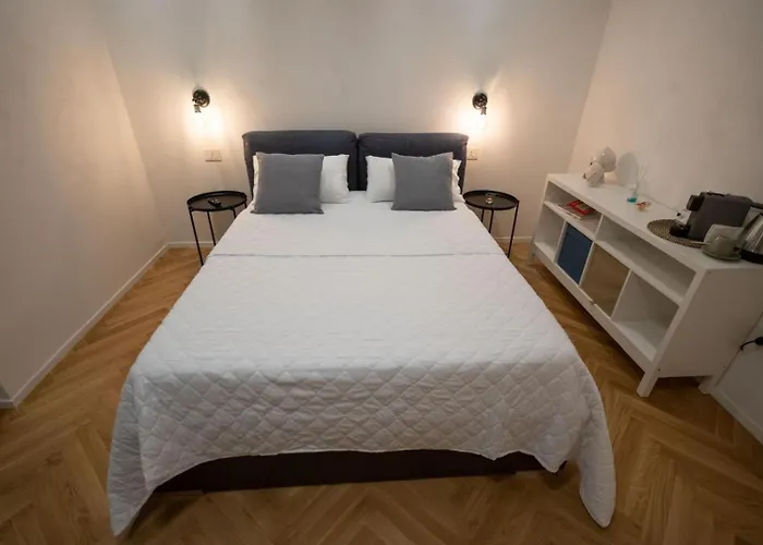 Centro Storico & Couette-café 4*